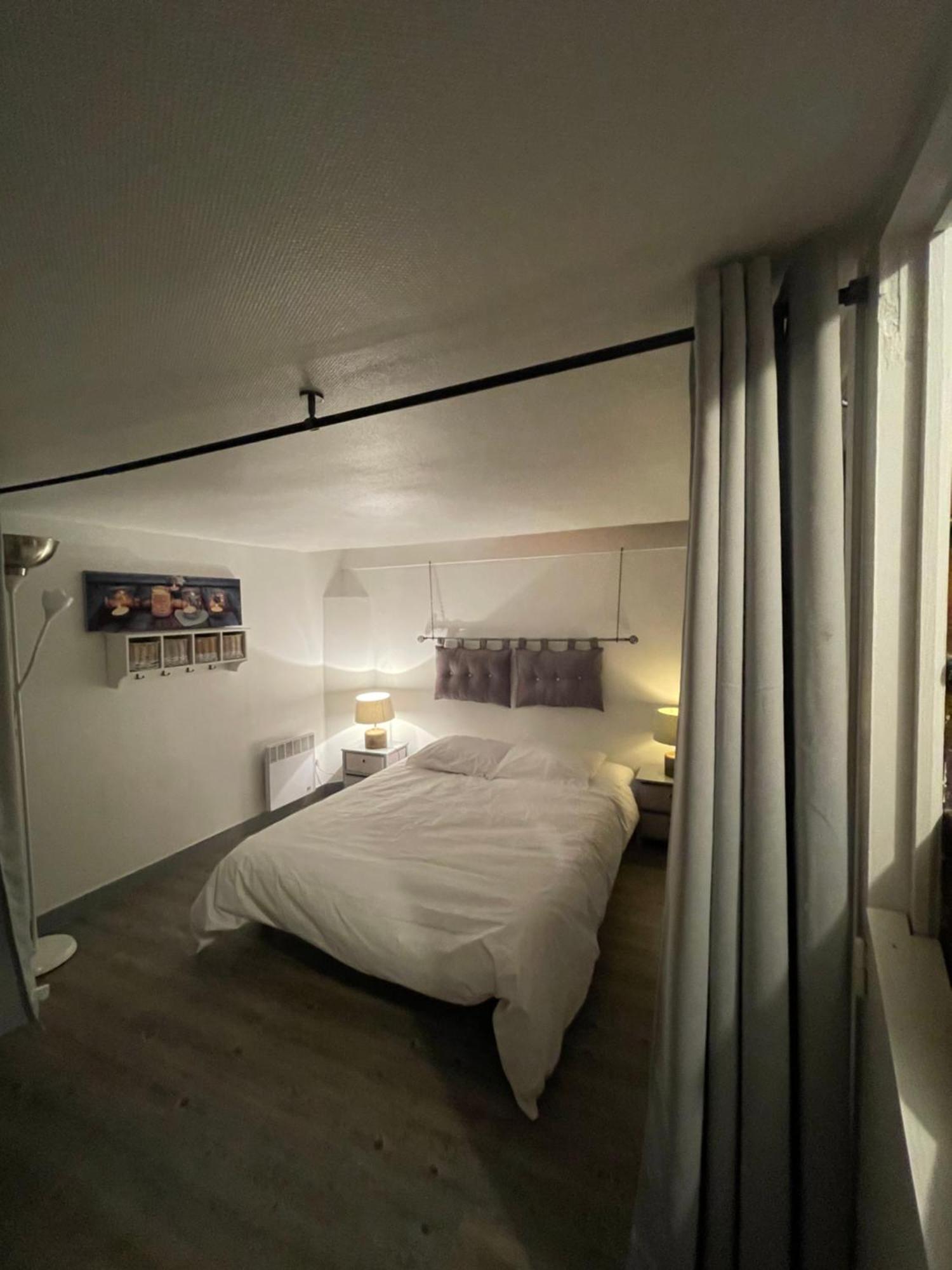 Souplex 50M De La Plage Et Des Commerces Houlgate Bagian luar foto