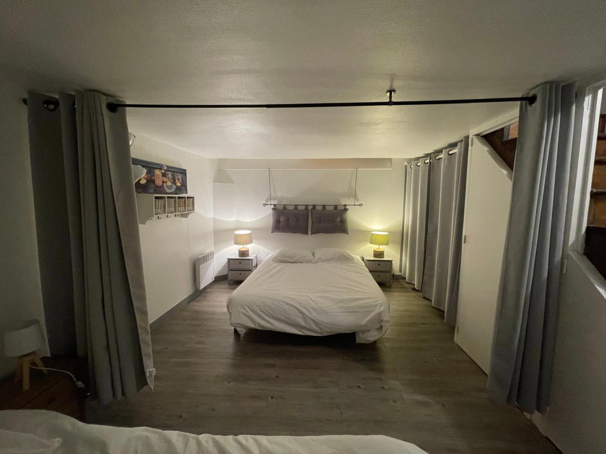 Souplex 50M De La Plage Et Des Commerces Houlgate Bagian luar foto